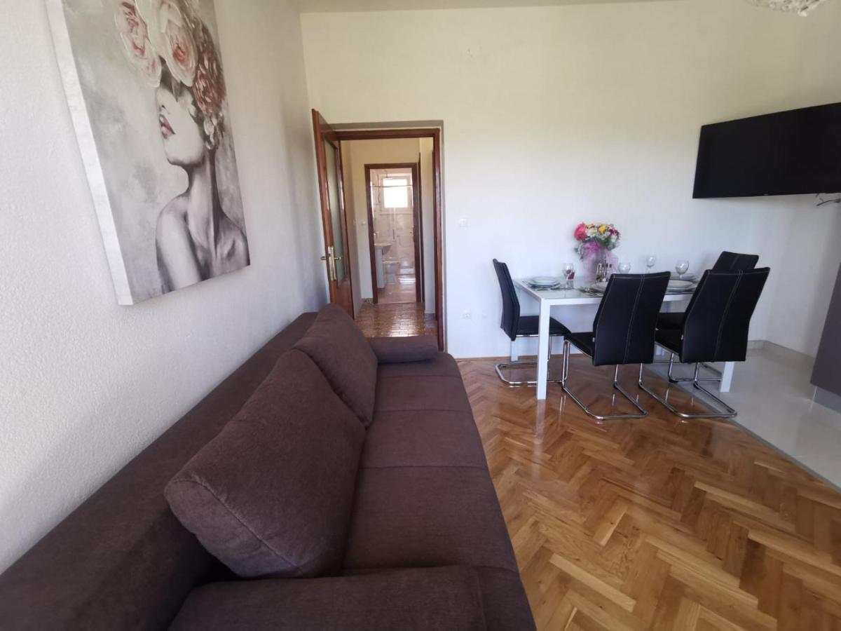 Apartments Mila คาชเตลา ภายนอก รูปภาพ